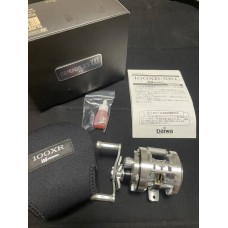 Daiwa megabass ito MONOBLOCK 100XR Baitcast Reel